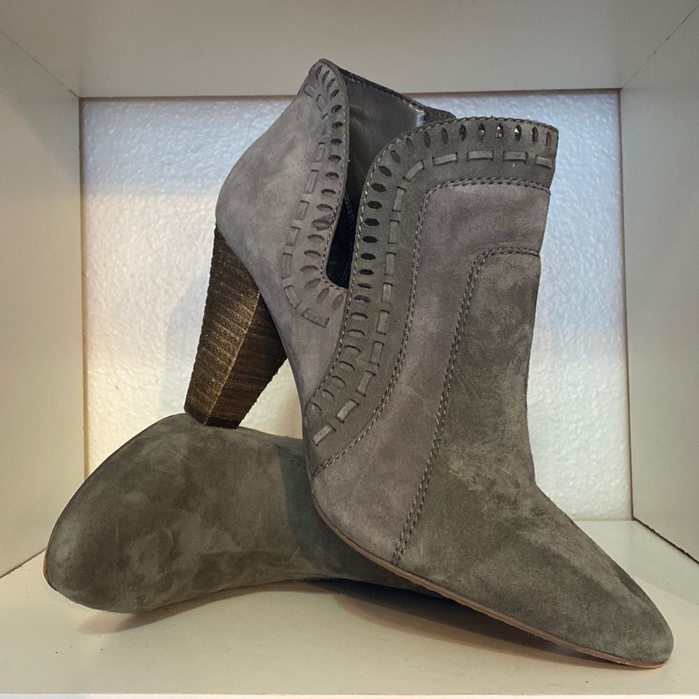 Vince Camuto Gray Suede Heeled Ankle Boots Size 9.5 Western Stitch Detail